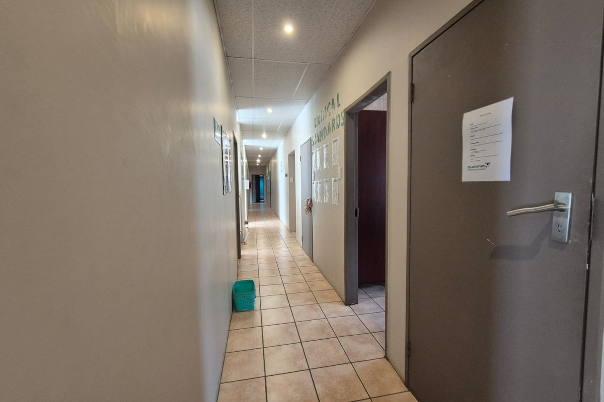 Prestigious Commercial Property - Photo 5