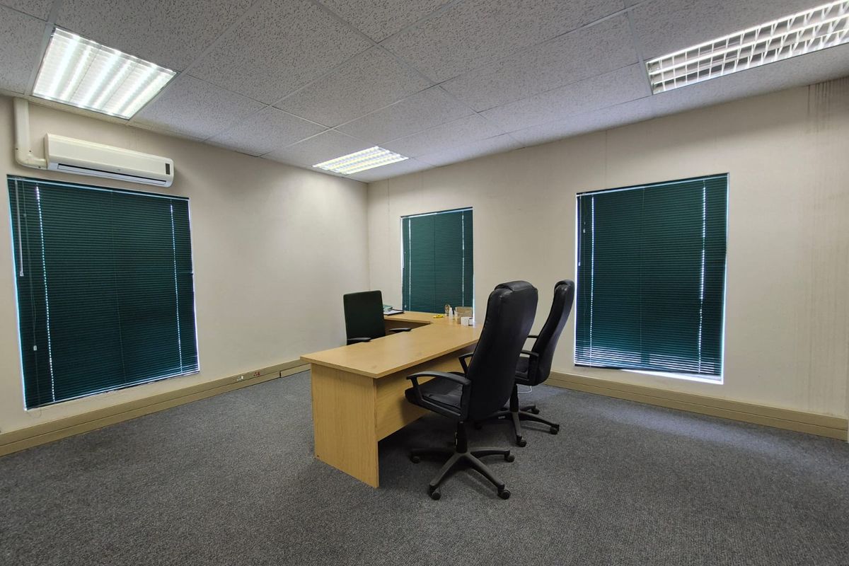 Prestigious Commercial Property - Photo 3