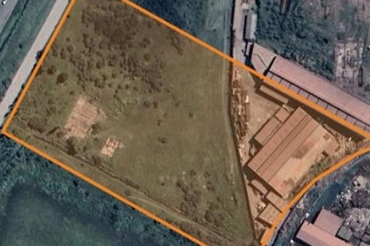 Massive stand for sale in NW 7!!! - Photo 2