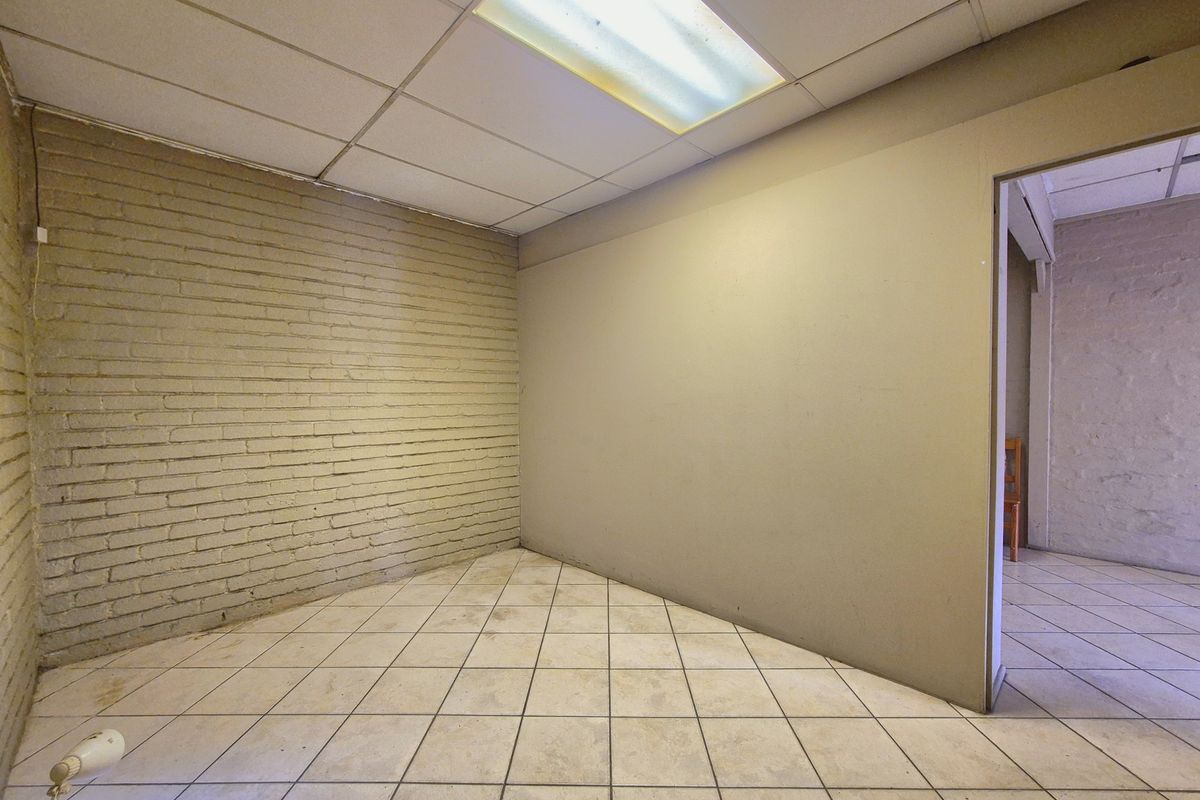 3 Room Office To-Let in Dalview. - Photo 5