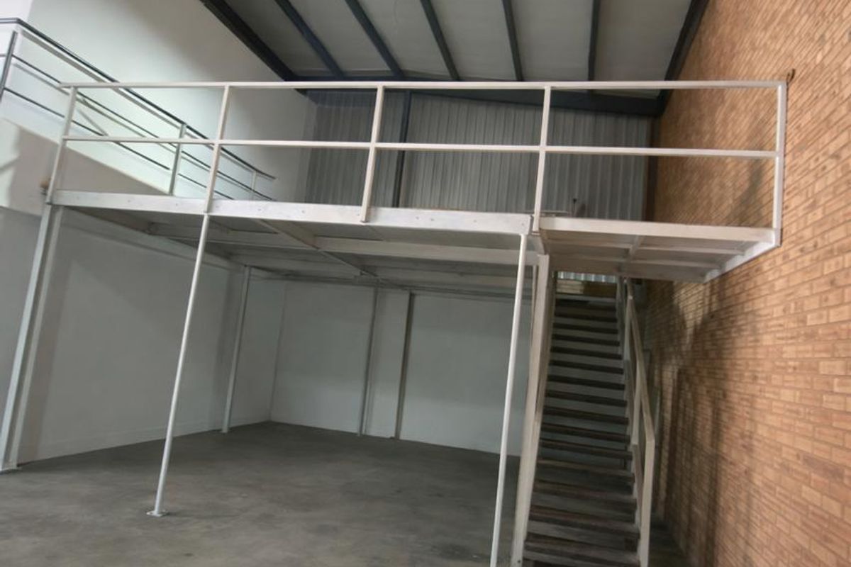 LIGHT INDUSTRIAL WAREHOUSE / STORAGE UNIT TO LET - LANSERIA - Photo 5