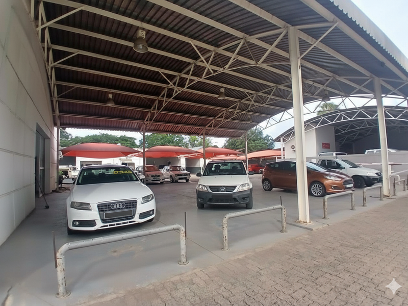 Buzzing Retail Corner - Photo 4