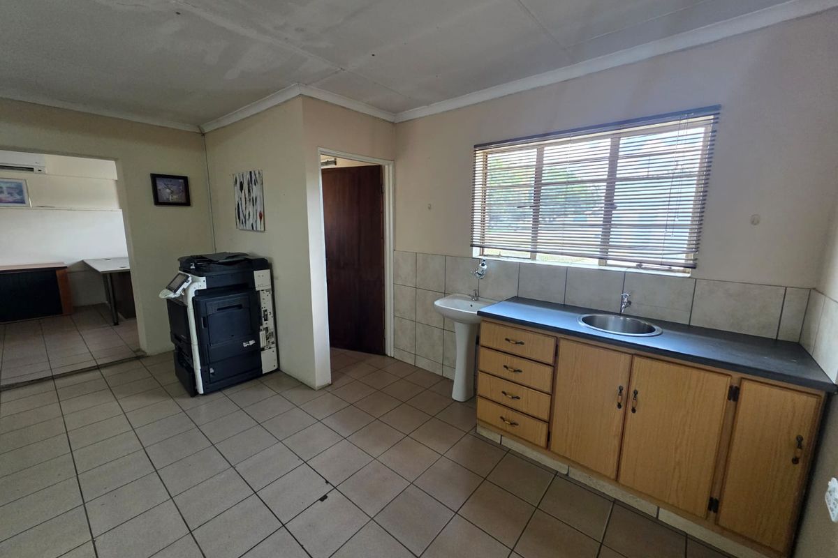 OFFICE SPACE TO RENT IN DUNCANVILLE - Photo 4