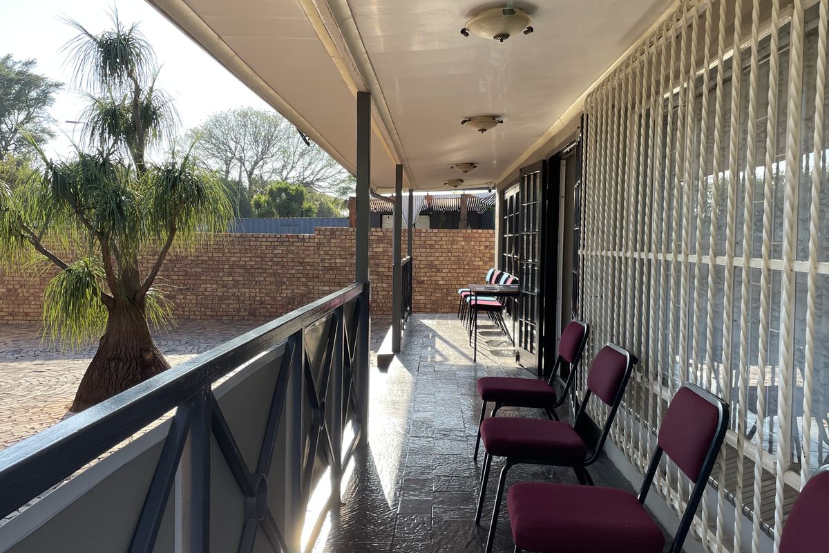 Commercial Property for Sale in Sinoville - Photo 2