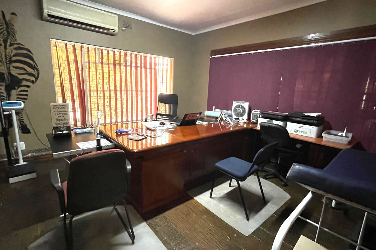 Commercial Property for Sale in Sinoville - Photo 5