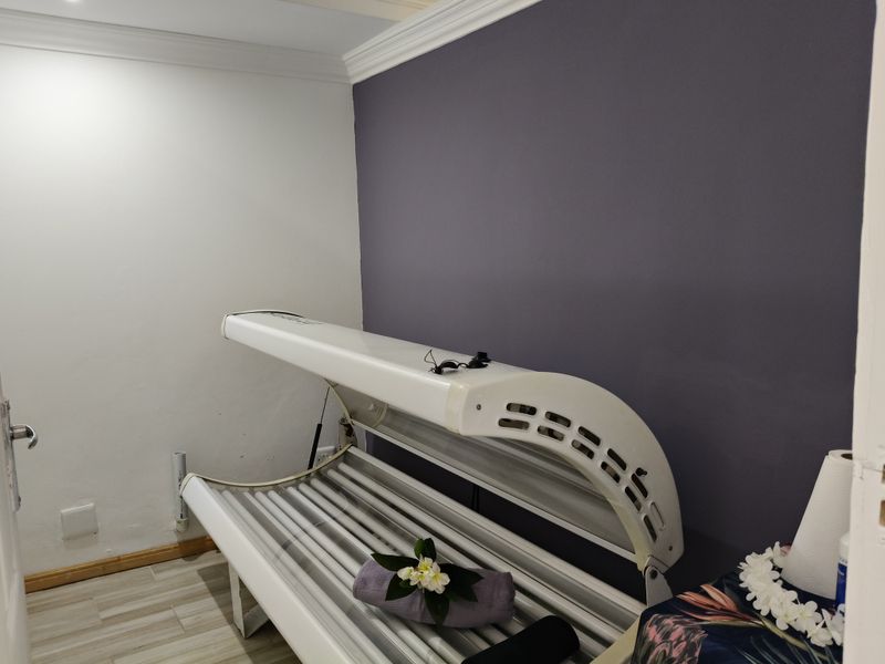 Business Units for Sale – Dolphin View Building, Main Beach - Photo 10