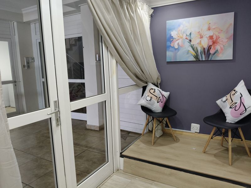 Business Units for Sale – Dolphin View Building, Main Beach - Photo 6