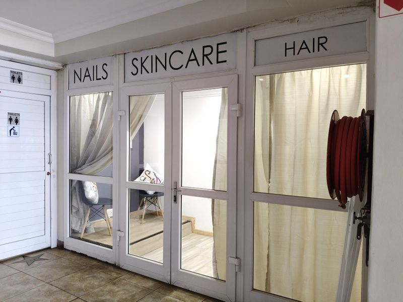 Business Units for Sale – Dolphin View Building, Main Beach - Photo 4