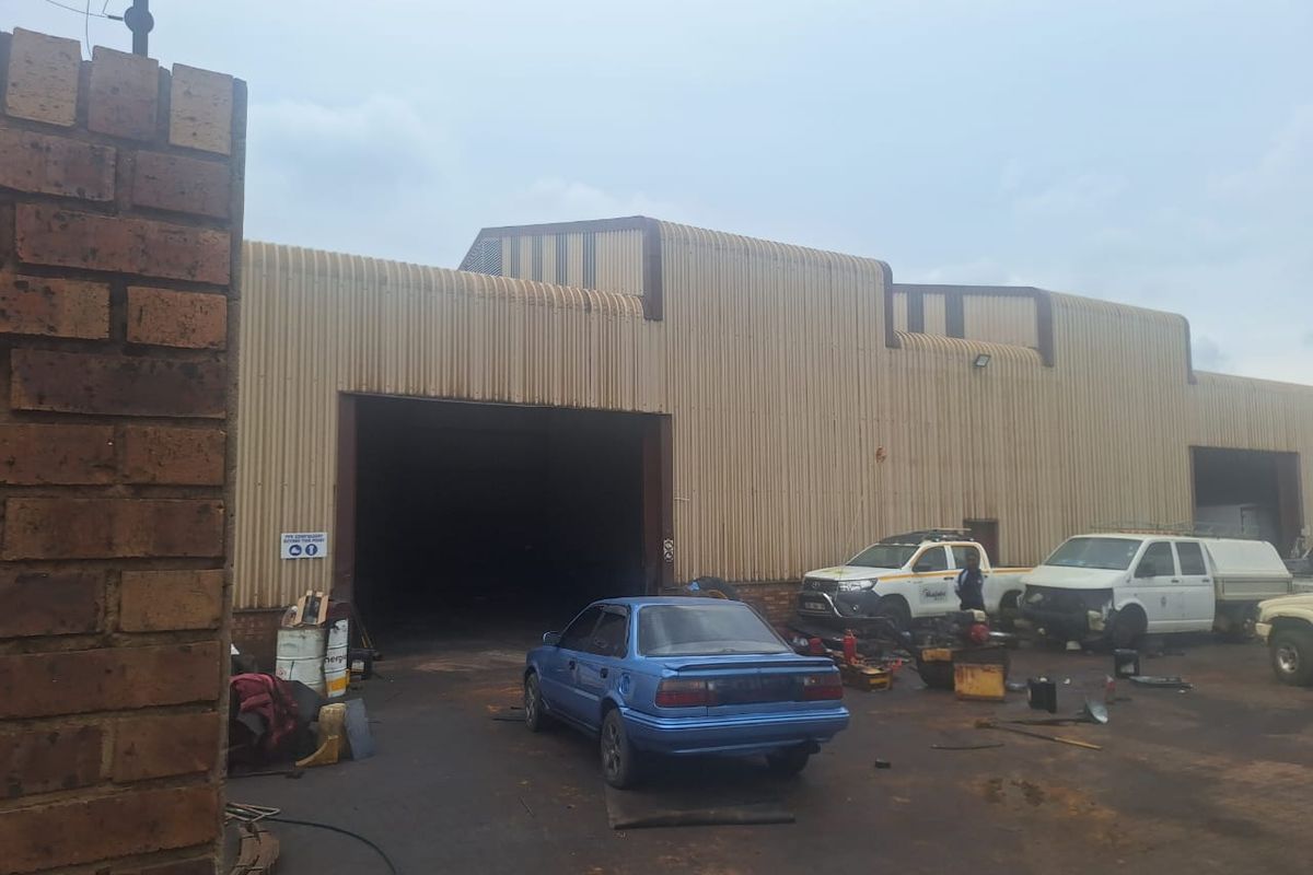 Industrial Property for Rent – 660m2 Workshop - Total 923m2 - Photo 3