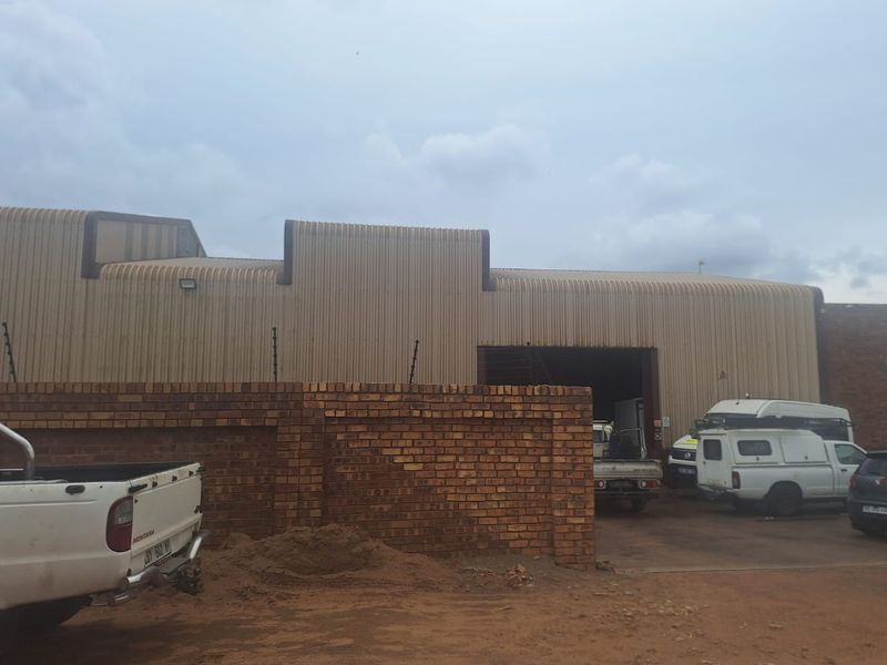 Industrial Property for Rent – 660m2 Workshop - Total 923m2 - Photo 4