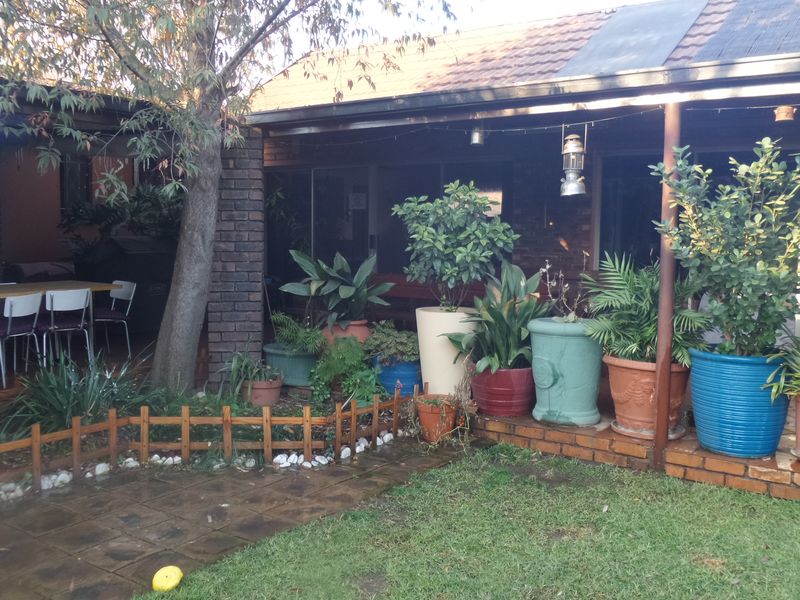 This large, business-zoned property in the heart of Meyerton presents an exceptional opportunities. - Photo 6