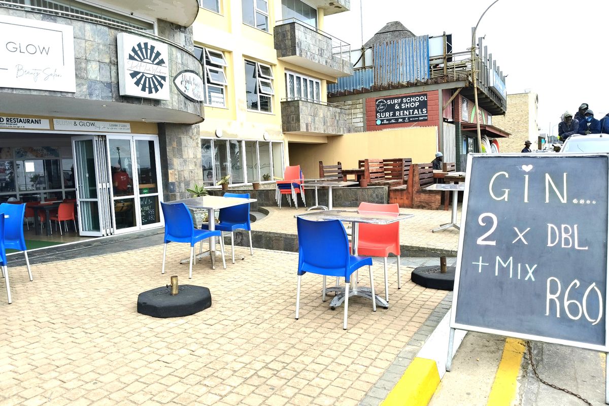 Prime Commercial Property for Sale – Dolphin View Building, Jeffreys Bay Main Beach - Photo 3