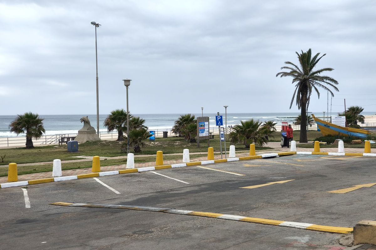 Prime Commercial Property for Sale – Dolphin View Building, Jeffreys Bay Main Beach - Photo 2