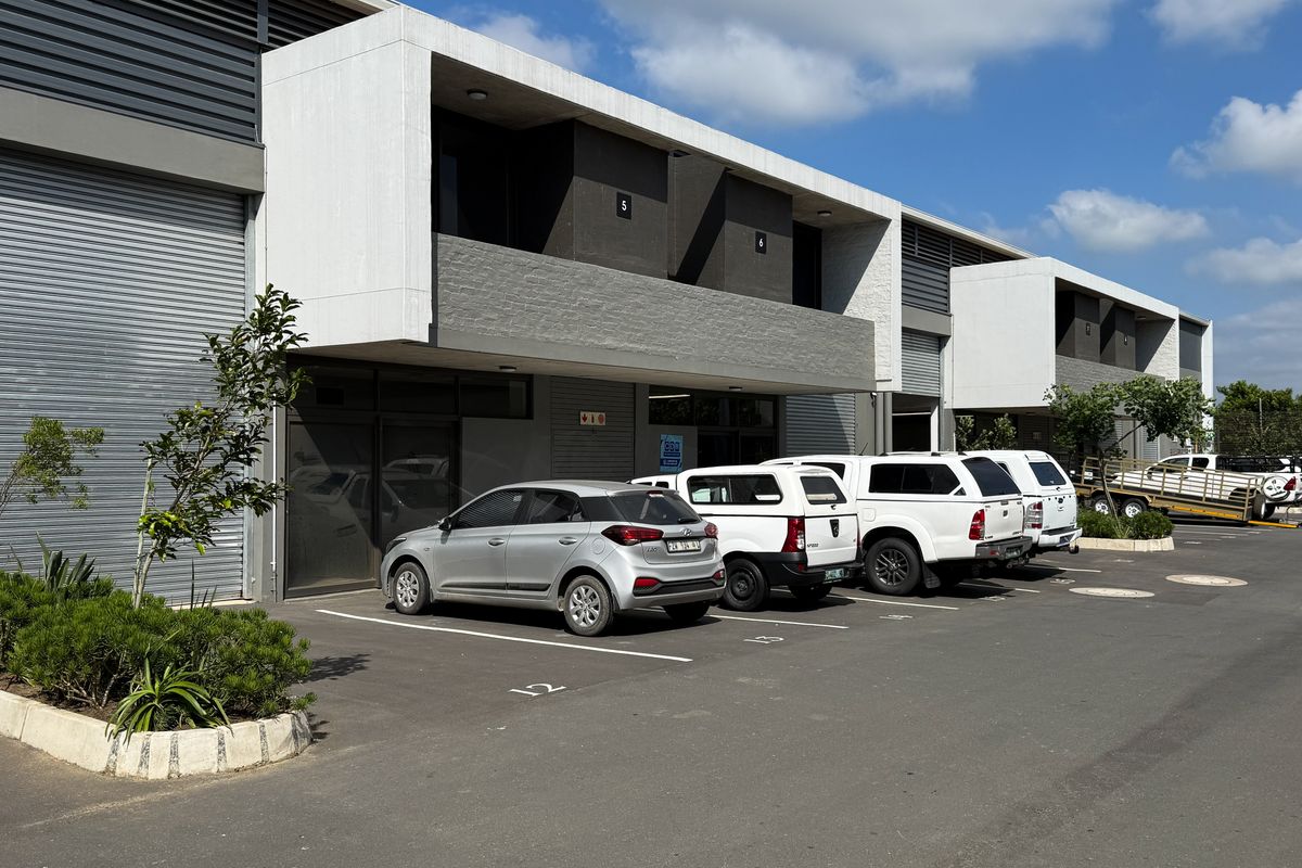 TO RENT: Section 5 – The Station, North Point - Photo 2