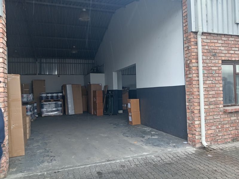 Office within Warehouse Unit - Photo 2