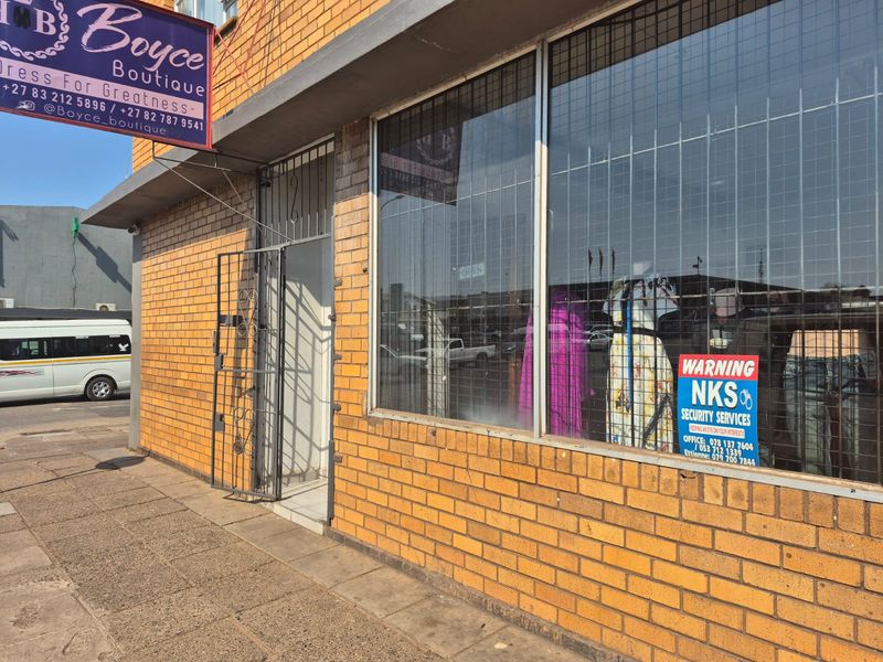 Lucrative Income-Producing Retail Building in Kuruman – R79,900 Monthly Rental Income - Photo 4