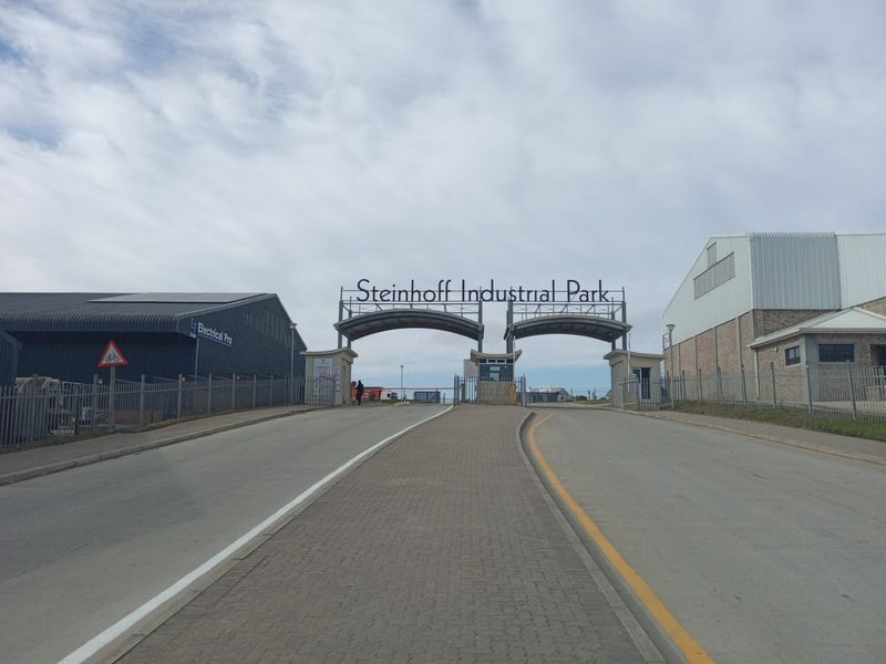 Prime Industrial Facility with 1,500sqm GLA – Ready for Investment in George, Steinhoff Industrial - Photo 2