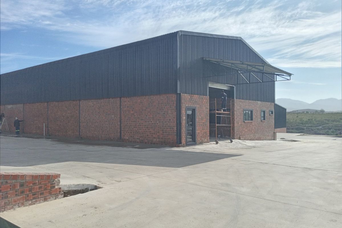 Prime Industrial Facility with 1,500sqm GLA – Ready for Investment in George, Steinhoff Industrial - Photo 4