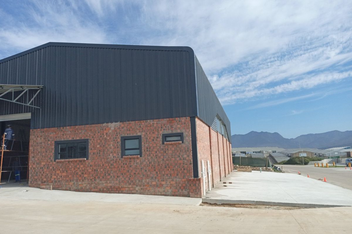 Prime Industrial Facility with 1,500sqm GLA – Ready for Investment in George, Steinhoff Industrial - Photo 3