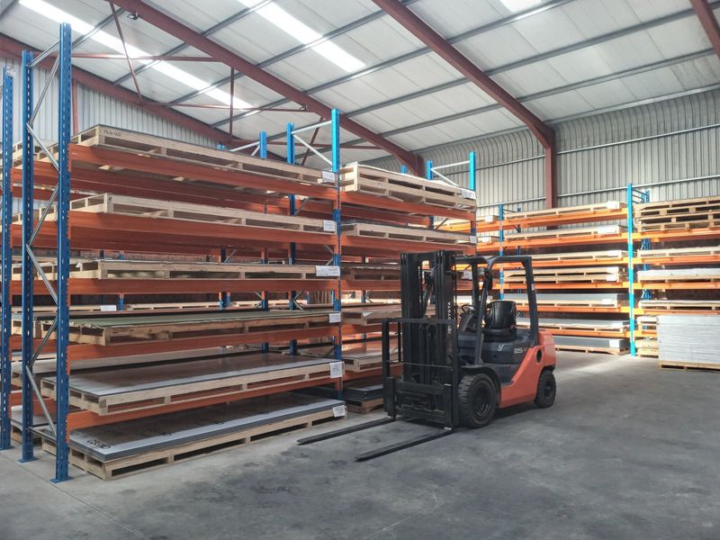 Prime Industrial Facility with 1,500sqm GLA – Ready for Investment in George, Steinhoff Industrial - Photo 9