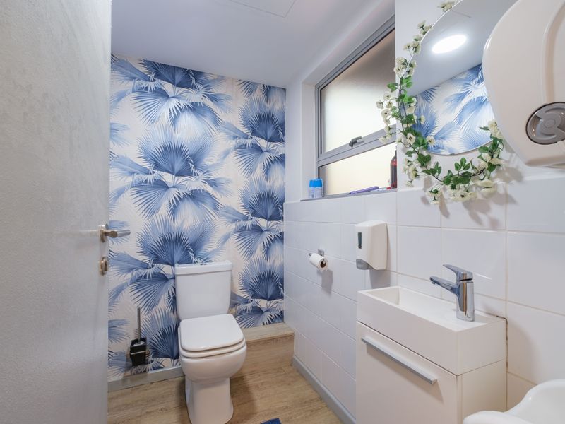 Small offices in Simbithi Office Park rarely come up... and this one is available now - Photo 7