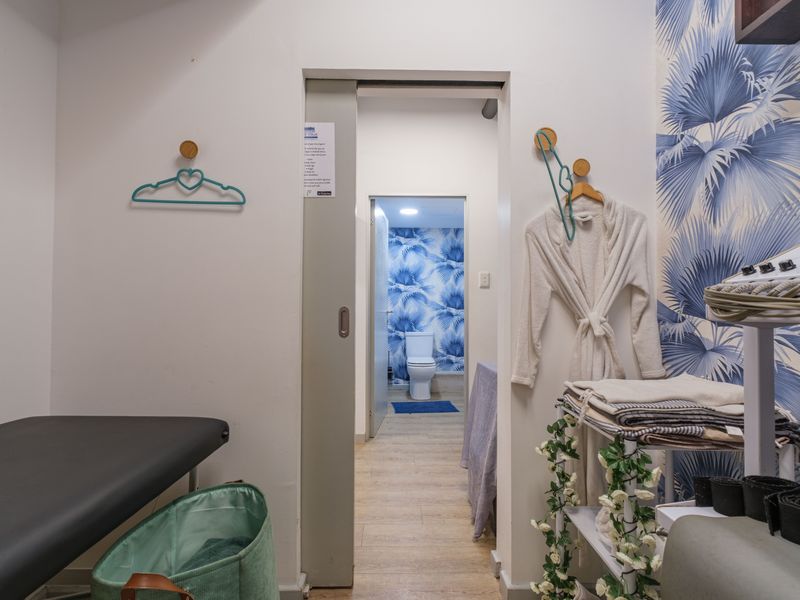 Small offices in Simbithi Office Park rarely come up... and this one is available now - Photo 6