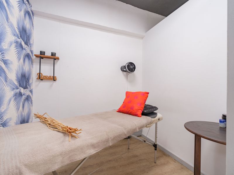 Small offices in Simbithi Office Park rarely come up... and this one is available now - Photo 9