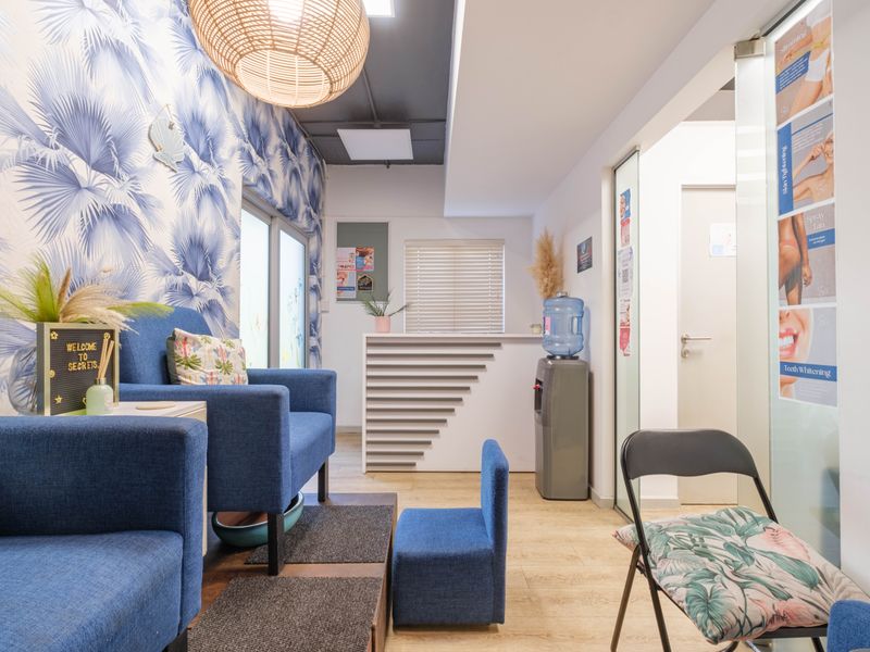 Small offices in Simbithi Office Park rarely come up... and this one is available now - Photo 2