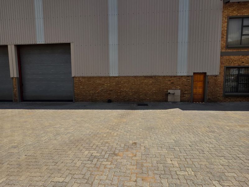 WORKSHOP TO RENT IN NALEDI - Photo 2