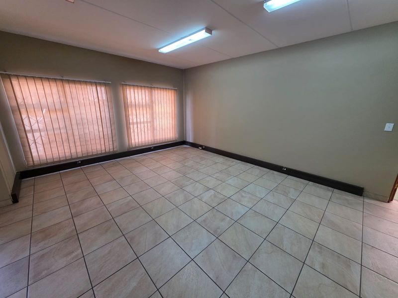 WORKSHOP TO RENT IN NALEDI - Photo 4