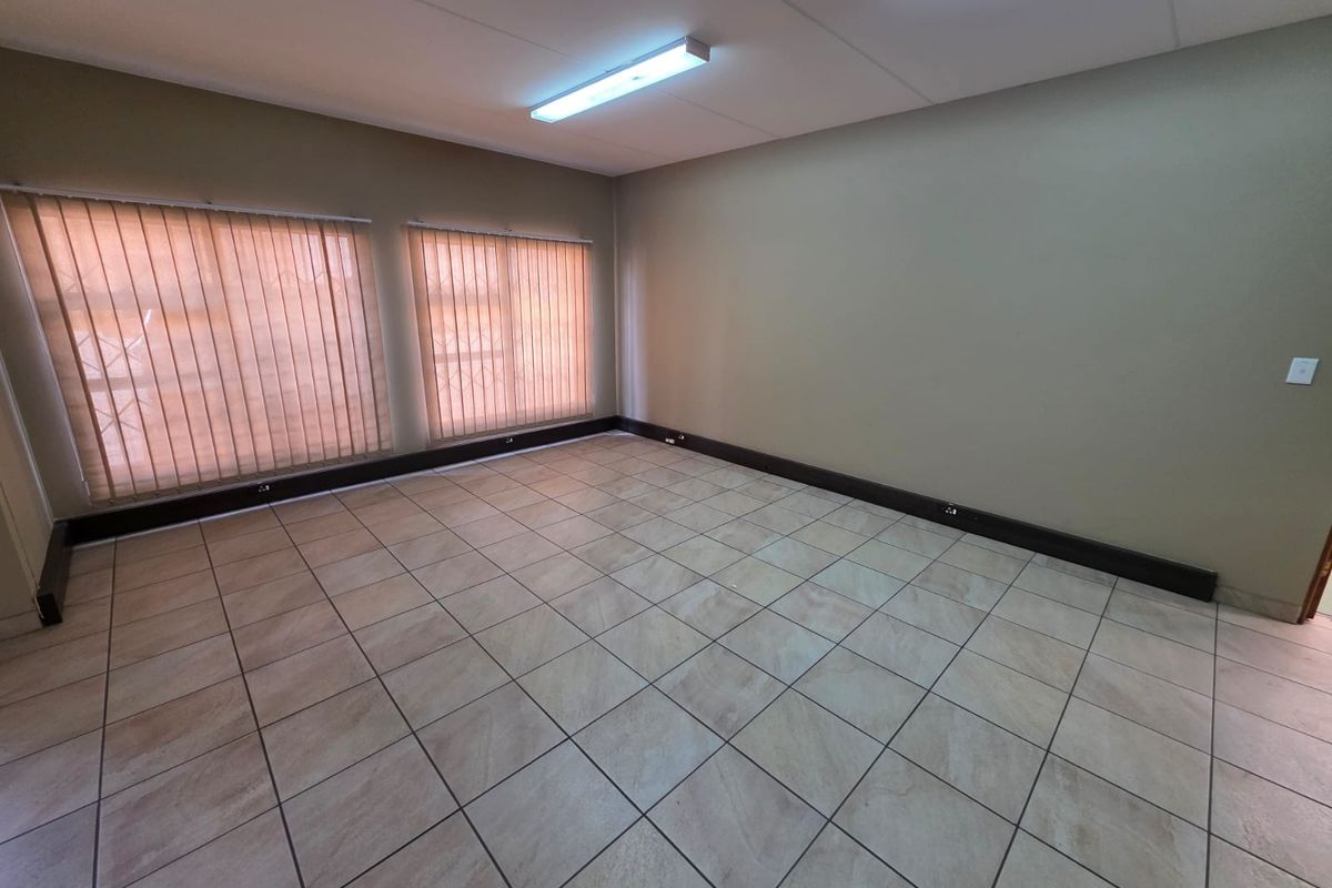 WORKSHOP TO RENT IN NALEDI - Photo 4