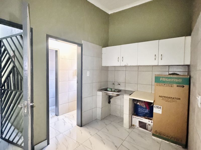 Prime Commercial Property with Office & Warehouse Space - Photo 10