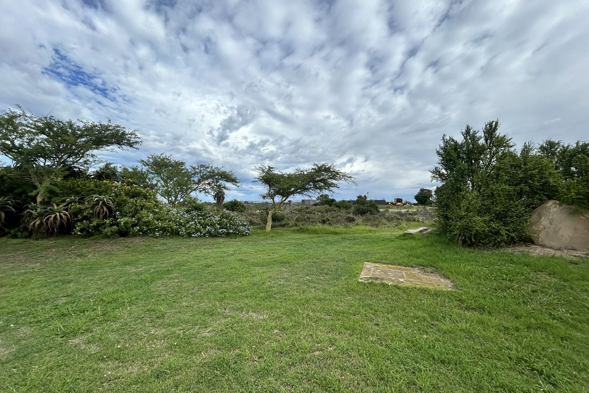 Prime Commercial Corner Stand - Photo 3