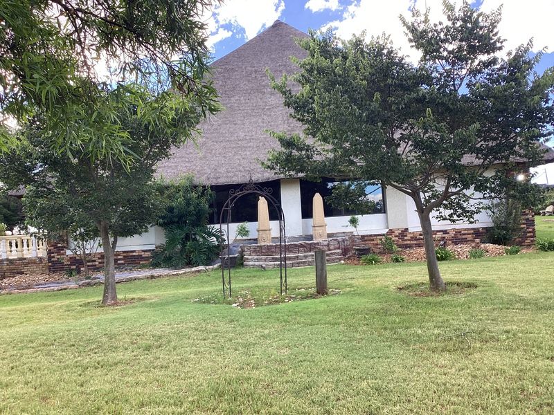 Iconic Thatched Events Estate on 1.06 Hectares | Established Venue with Expansion Potential - Photo 6