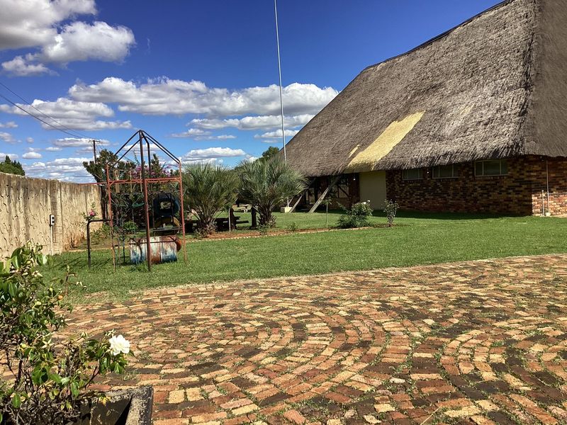 Iconic Thatched Events Estate on 1.06 Hectares | Established Venue with Expansion Potential - Photo 2