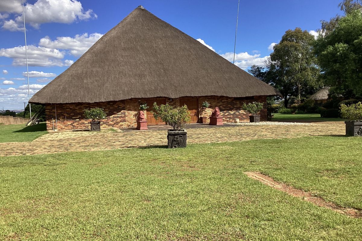 Iconic Thatched Events Estate on 1.06 Hectares | Established Venue with Expansion Potential - Photo 4