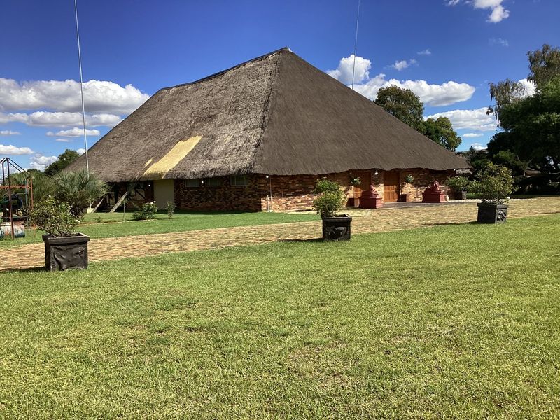 Iconic Thatched Events Estate on 1.06 Hectares | Established Venue with Expansion Potential - Photo 3