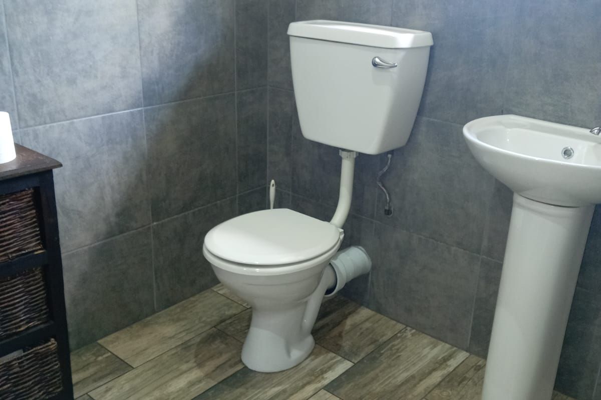 BUSINESS PROPERTY FOR SALE IN VANDERBIJLPARK S.E.6. - Photo 2