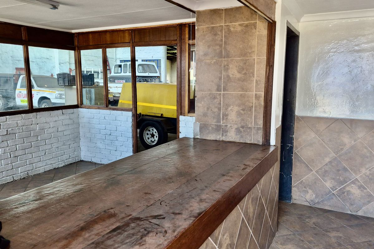 Engineering workshop for sale - Photo 3