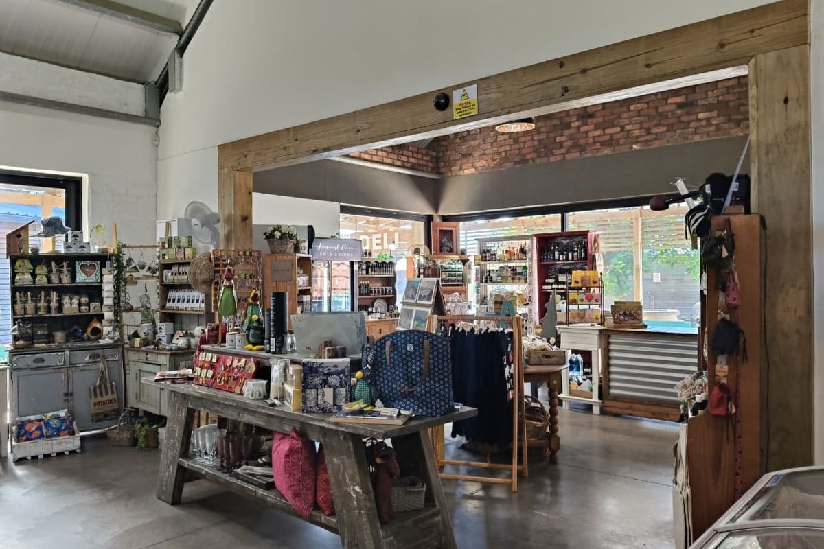 Gourmet Gift Shop & Deli for Sale – Jeffreys Bay - Photo 5