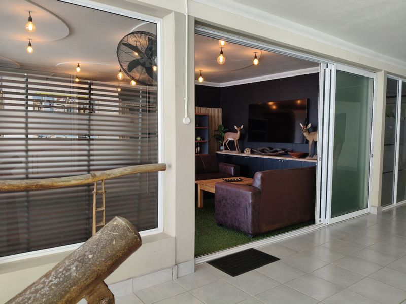 Prime Beachfront Commercial Opportunity – Jeffreys Bay - Photo 2