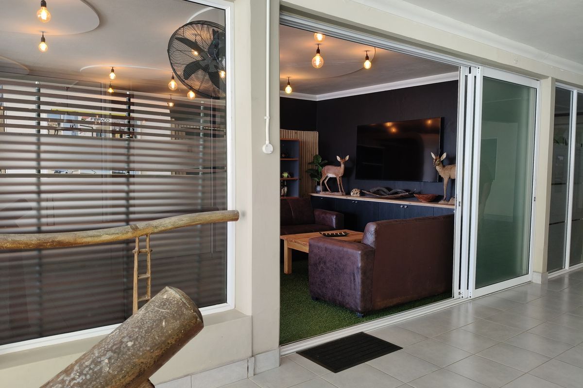 Prime Beachfront Commercial Opportunity – Jeffreys Bay - Photo 2