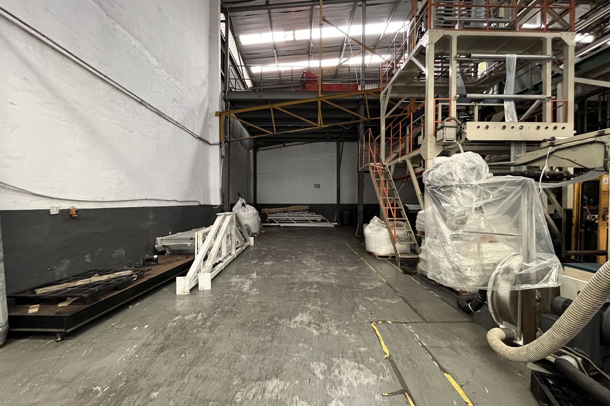 Industrial Facility with 3-Phase Power – 4 Maplefield Place, Springfield Park - Photo 5