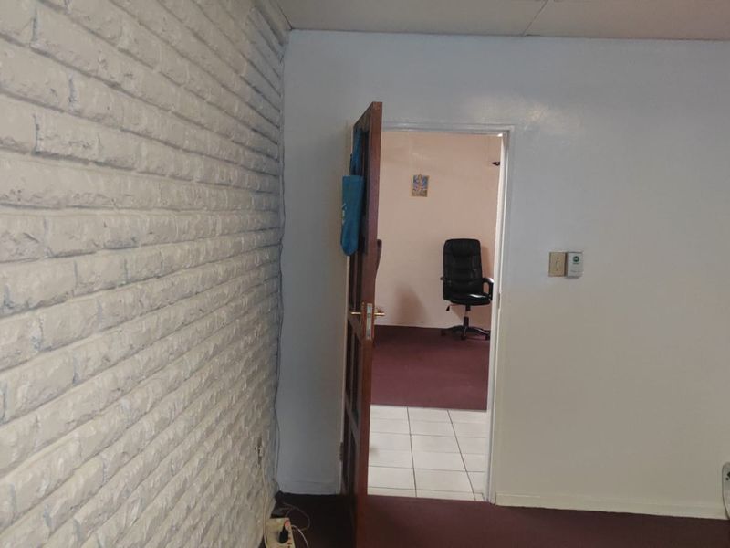 Prime Commercial Investment Opportunity – Springs Central - Photo 9