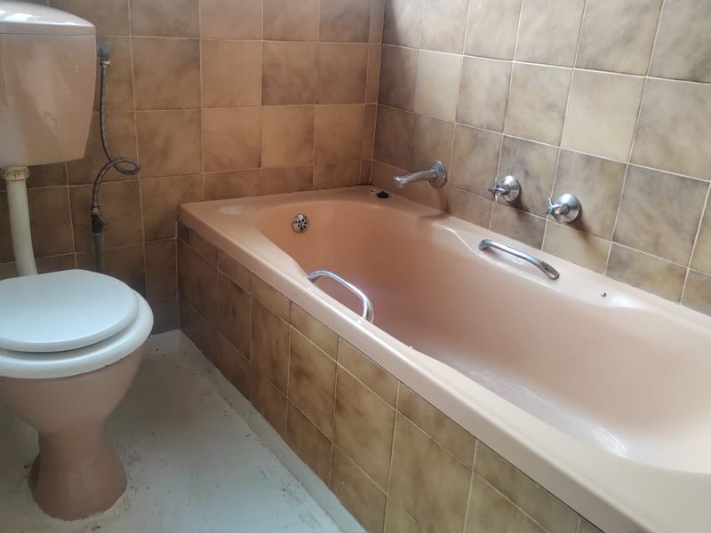 Prime Commercial Investment Opportunity – Springs Central - Photo 4
