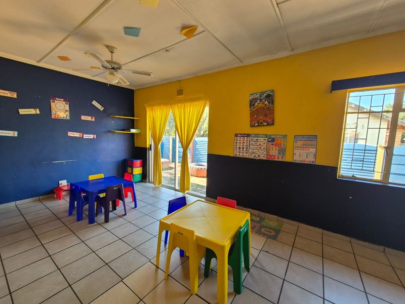 !RARE COMMERCIAL OPPORTUNITY! - Photo 4