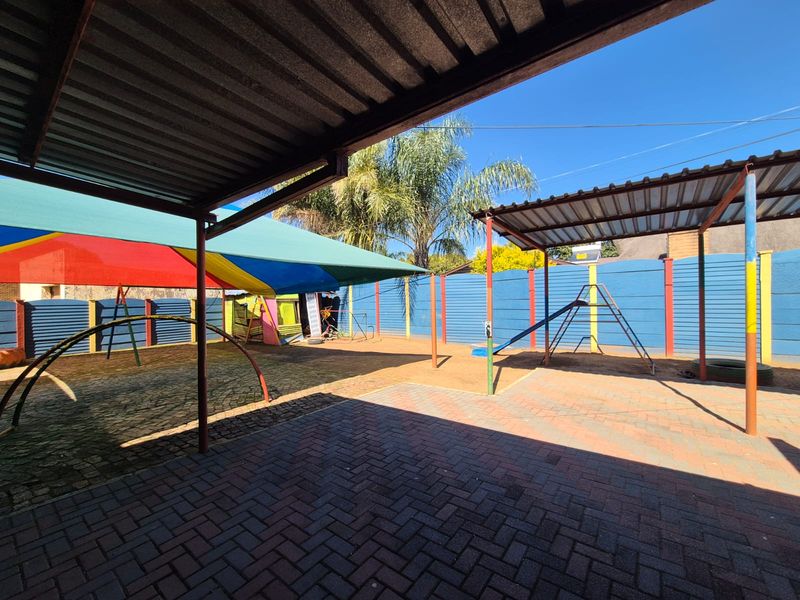 !RARE COMMERCIAL OPPORTUNITY! - Photo 5