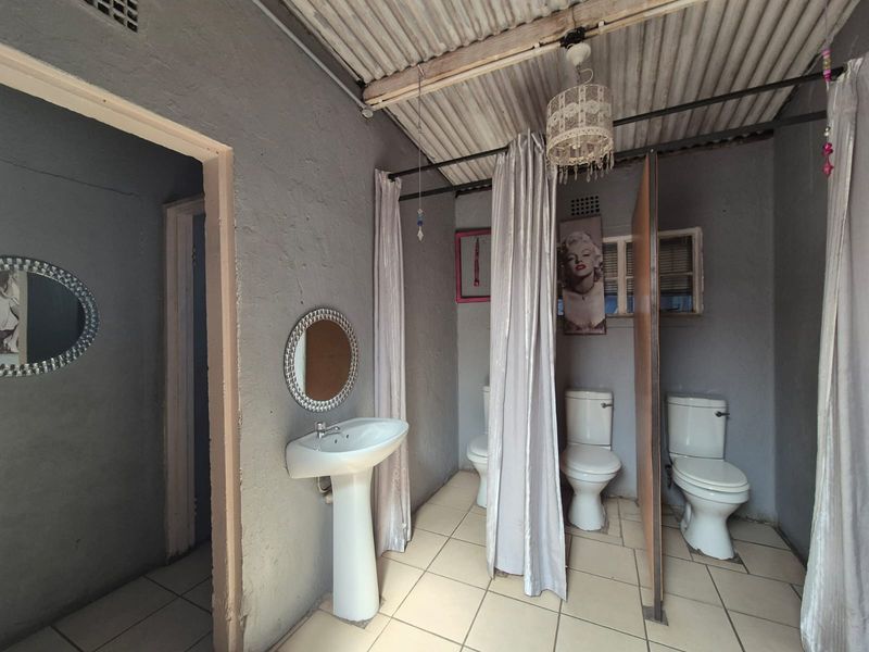 !RARE COMMERCIAL OPPORTUNITY! - Photo 7