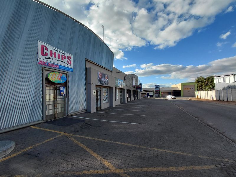 High-Value Industrial Property in a Prime Commercial Location - Photo 5