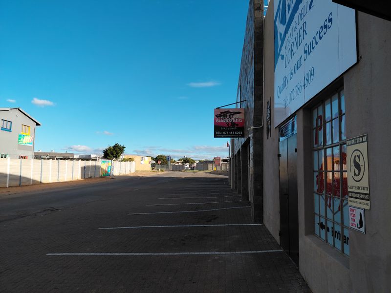 High-Value Industrial Property in a Prime Commercial Location - Photo 4